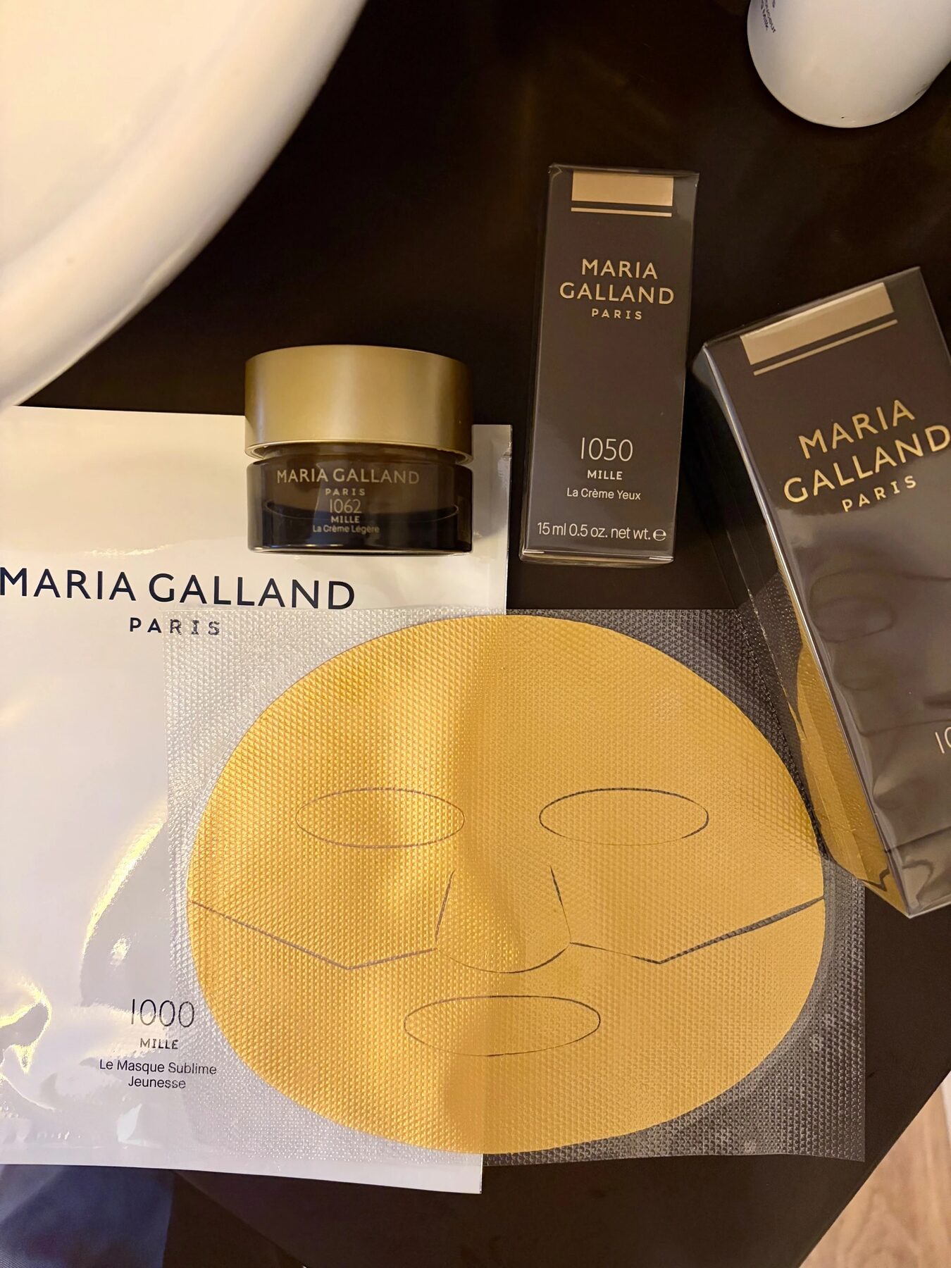 Maria Galland Mille-producten en het gouden masker in de salon